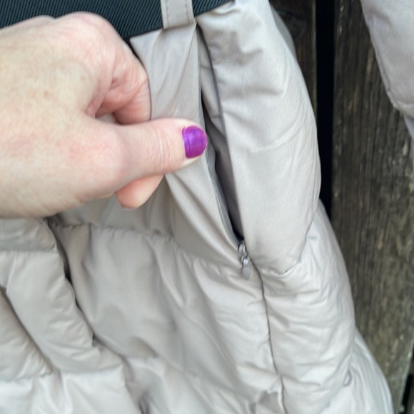 DKNY Puffer Coat Medium Tan Long Hood Belted Nwot Faux Down Winter M Khaki - Picture 4 of 8